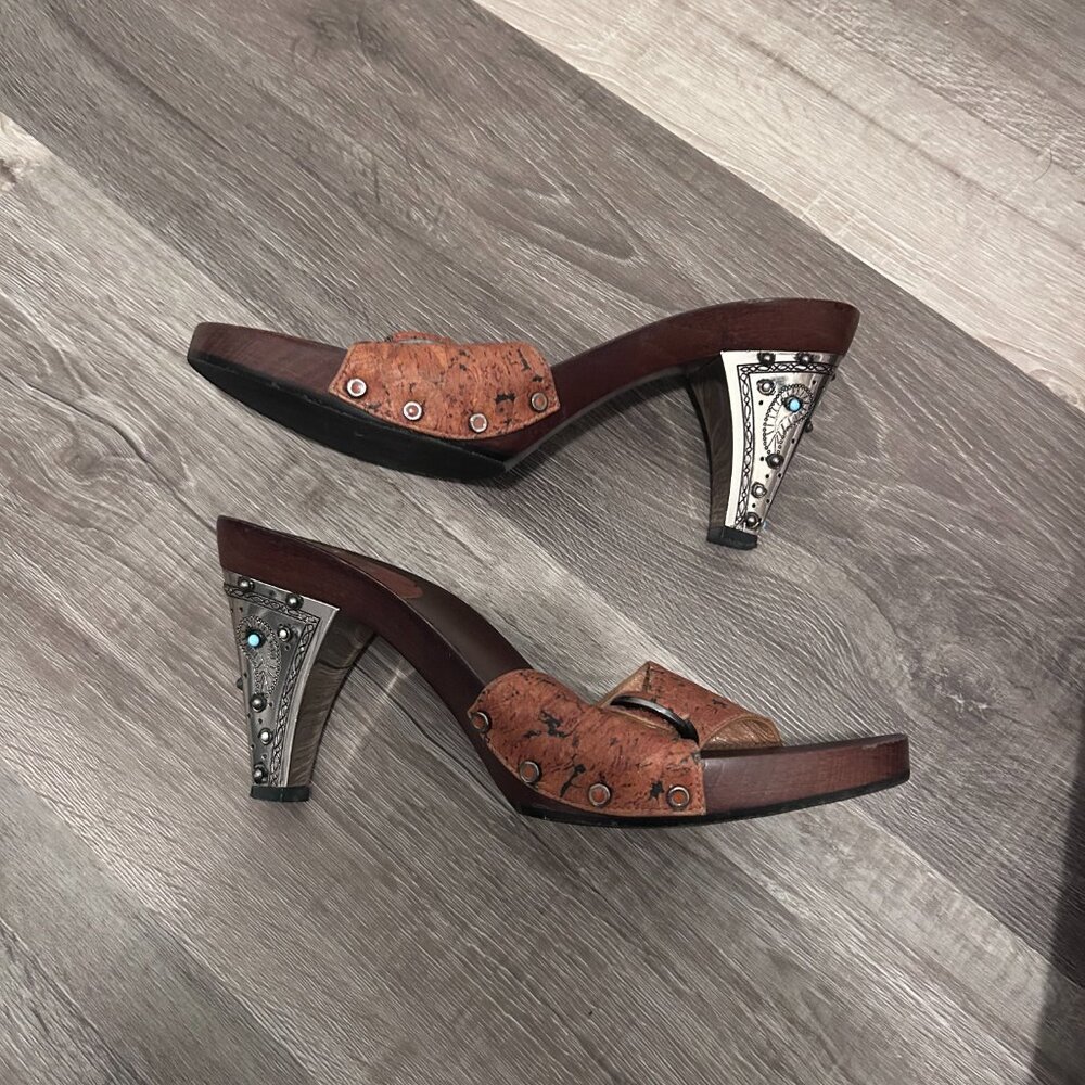 Stuart Weitzman Designer Heels - Picture 1 of 7